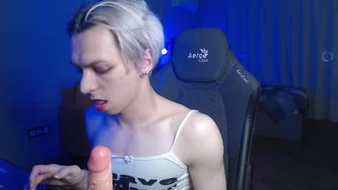 Snapshot of leon_yuugen chatting on July 7, 7:29 pm Leon online show from July 7, 7:29 pm