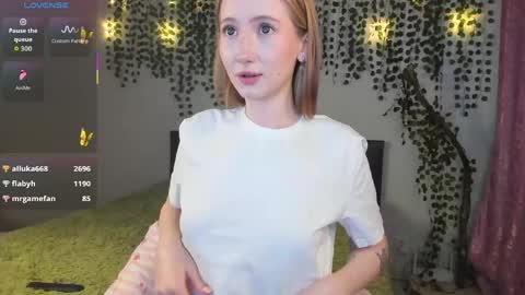 Leona online show from April 13, 1:44 am