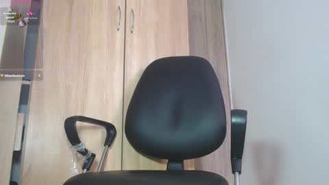 Snapshot of leonal_oconer chatting on July 15, 5:18 pm iam leonal online show from July 15, 5:18 pm