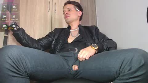 Snapshot of leonal_oconer chatting on July 26, 6:48 pm iam leonal online show from July 26, 6:48 pm
