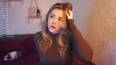 Mia online show from December 16, 8:30 am