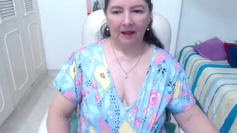 Snapshot of leonela_69 chatting on May 18, 11:43 pm leonela online show from May 18, 11:43 pm