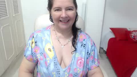 Snapshot of leonela_69 chatting on June 10, 2:23 am leonela online show from June 10, 2:23 am