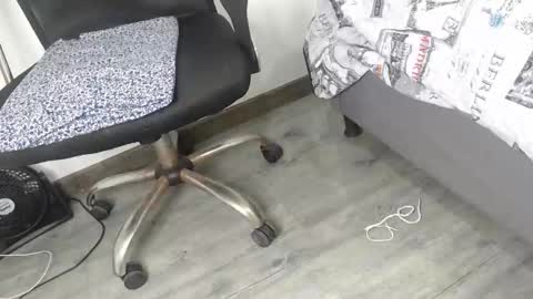 Snapshot of leonella_ass__ chatting on January 3, 7:39 pm Leonella online show from January 3, 7:39 pm