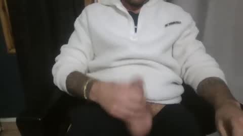 Snapshot of leonidascum chatting on December 11, 2:52 am leonidascum online show from December 11, 2:52 am