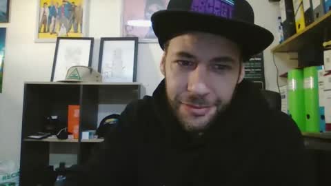 leonidascum online show from February 18, 9:27 am