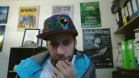 Snapshot of leonidascum chatting on April 11, 9:24 am leonidascum online show from April 11, 9:24 am