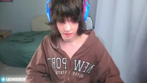 leonkissboy online show from June 24, 12:37 pm