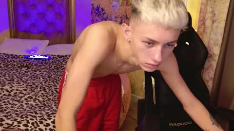 leonlure online show from October 10, 6:23 am