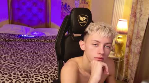 leonlure online show from October 23, 4:39 pm