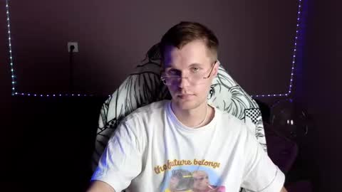 Leon online show from January 2, 9:54 am