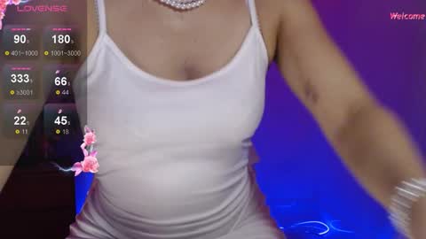 Snapshot of leonora_luxry_ chatting on September 21, 10:00 pm My name is Leonora  Pleasures to see you  Follow me here and instagram  online show from September 21, 10:00 pm