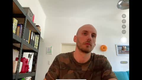 Leon online show from May 5, 9:50 am