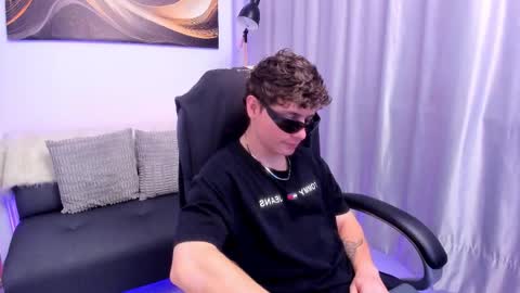 Leo  online show from December 4, 5:06 am