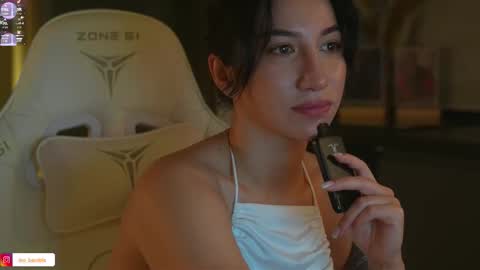 Snapshot of leoramallis chatting on November 17, 5:19 pm Leora online show from November 17, 5:19 pm