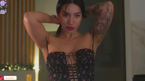 Snapshot of leoramallis chatting on November 21, 5:22 pm Leora online show from November 21, 5:22 pm