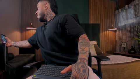 Leo Salvatore online show from January 26, 1:04 pm