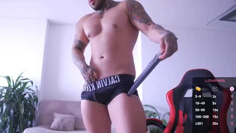 Snapshot of leosalvatore_ chatting on June 2, 5:15 pm Leo Salvatore online show from June 2, 5:15 pm