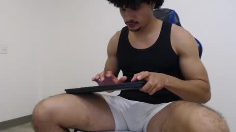 Snapshot of leostorm25 chatting on May 7, 1:33 am leostorm25 online show from May 7, 1:33 am