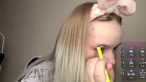 Hello everyone Im Lora Its my first day Were going to have fun together online show from February 24, 11:30 am