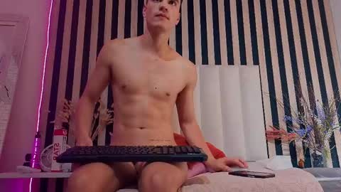 leotease online show from May 15, 11:34 pm