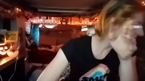 Snapshot of lesleygumgrass chatting on November 2, 8:11 pm LesleyGumGrass- The Boring Trans girl online show from November 2, 8:11 pm