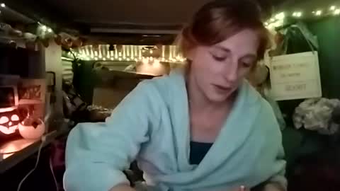 Snapshot of lesleygumgrass chatting on November 3, 8:37 am LesleyGumGrass- The Boring Trans girl online show from November 3, 8:37 am