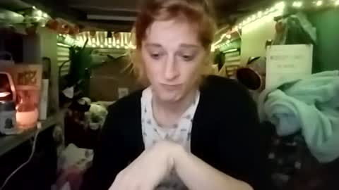 Snapshot of lesleygumgrass chatting on November 10, 12:09 am LesleyGumGrass- The Boring Trans girl online show from November 10, 12:09 am