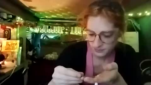 Snapshot of lesleygumgrass chatting on November 12, 9:14 pm LesleyGumGrass- The Boring Trans girl online show from November 12, 9:14 pm