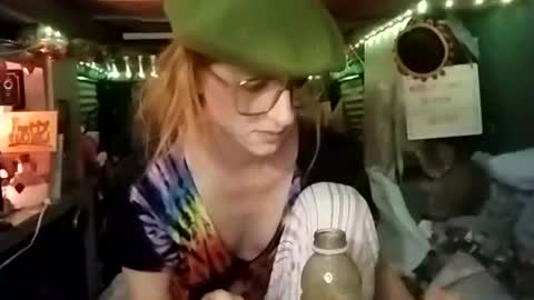 Snapshot of lesleygumgrass chatting on November 17, 11:54 pm LesleyGumGrass- The Boring Trans girl online show from November 17, 11:54 pm