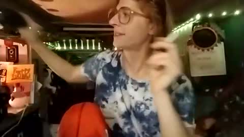 Snapshot of lesleygumgrass chatting on November 25, 3:06 am LesleyGumGrass- The Boring Trans girl online show from November 25, 3:06 am