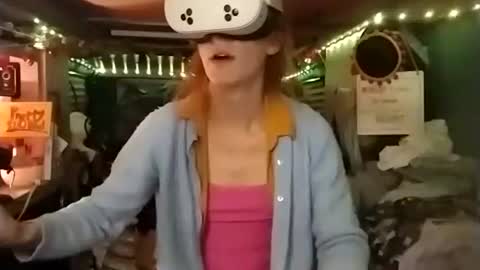 Snapshot of lesleygumgrass chatting on November 27, 7:10 am LesleyGumGrass- The Boring Trans girl online show from November 27, 7:10 am