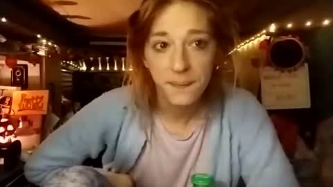 Snapshot of lesleygumgrass chatting on December 2, 9:14 am LesleyGumGrass- The Boring Trans girl online show from December 2, 9:14 am