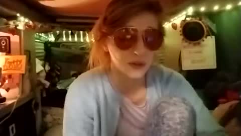 Snapshot of lesleygumgrass chatting on December 4, 7:50 am LesleyGumGrass- The Boring Trans girl online show from December 4, 7:50 am