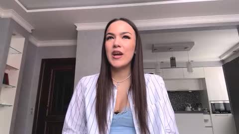 Snapshot of leslidagis chatting on March 1, 6:26 am Hello my name is Carry online show from March 1, 6:26 am