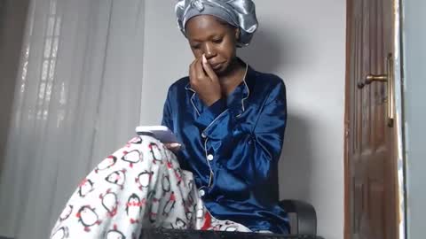 leslie online show from December 23, 6:22 am