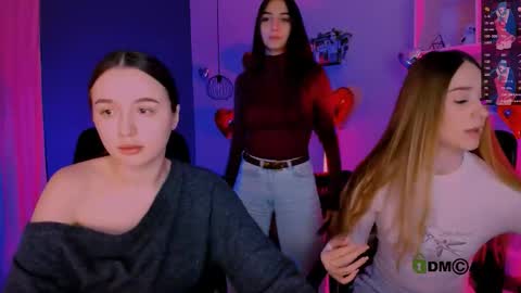 leslie_bird online show from February 24, 10:02 am