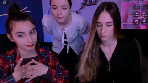 leslie_bird online show from March 13, 9:27 am