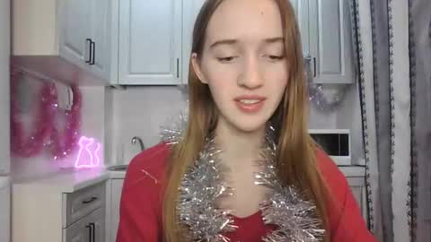 Snapshot of leslie_my_lovee chatting on December 24, 3:16 pm  LESLIE   online show from December 24, 3:16 pm