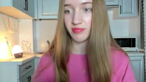 Snapshot of leslie_my_lovee chatting on October 13, 7:03 pm  LESLIE   online show from October 13, 7:03 pm