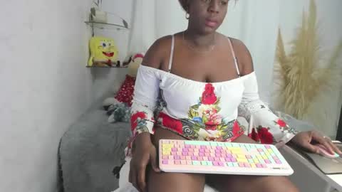 lesliee_brownn online show from December 3, 9:51 am
