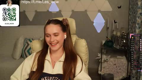 Snapshot of lesliekorfs chatting on October 25, 9:09 pm LeslieKorfs online show from October 25, 9:09 pm