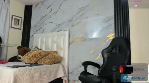 Snapshot of lesly_w chatting on May 12, 10:45 am I am here from Monday to Friday from 730 am to 130 pm Colombia time and saturday from 500 am to 1000 am .... Soon Blue page online show from May 12, 10:45 am