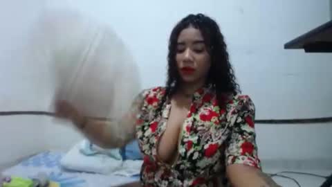 Snapshot of leslycarsson chatting on February 2, 2:48 am lesly online show from February 2, 2:48 am