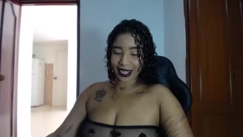 Snapshot of leslycarsson chatting on February 19, 7:48 pm lesly online show from February 19, 7:48 pm