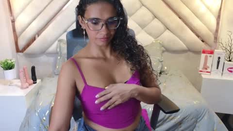 Snapshot of leslyflorez chatting on January 23, 11:26 pm Lesly online show from January 23, 11:26 pm