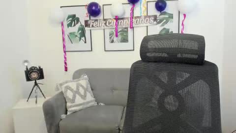 Snapshot of leslyflorez chatting on February 11, 8:20 pm Lesly online show from February 11, 8:20 pm