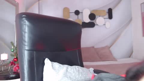 Less  online show from December 15, 11:23 am