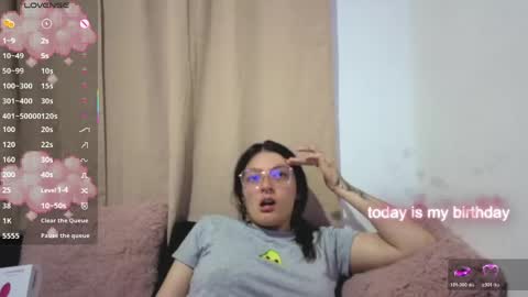 Snapshot of lessliee chatting on May 19, 7:37 am lessliee online show from May 19, 7:37 am