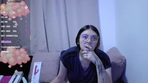 Snapshot of lessliee chatting on June 5, 7:58 am lessliee online show from June 5, 7:58 am